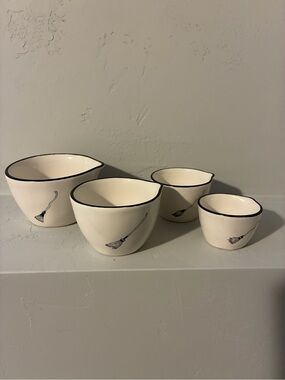 Rae Dunn broom measuring cups
